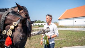 Szokatlan közlekedési módot választva érkezett a Hortobágyra Magyar Péter