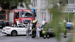 Két személyautó ütközött a Bécsi úton, több villamos sem közlekedik egy szakaszon