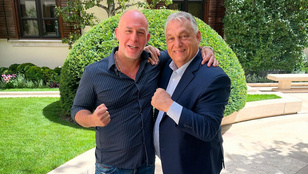 Dopeman beugrott a Karmelitába Orbán Viktorhoz, aki most már a barátja