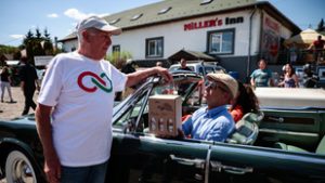 Magyar Péter „Tónitól” kapott kabrióval járta be a Dunakanyar vidékét