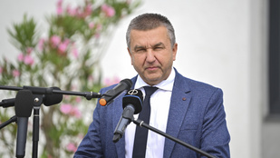 A kormány felvállalja, van egy nagy problémánk