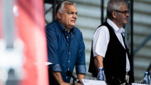 Hadházy Ákos állítja: Orbán Viktor a „honvédségi” repülőgéppel utazott Tusványosra