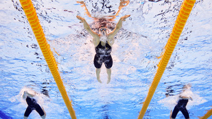 Országos csúcsot úszott a vb-döntőben a magyar női gyorsváltó