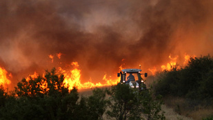 Magyar helikopter is segít a bolgár erdőtüzek megfékezésében