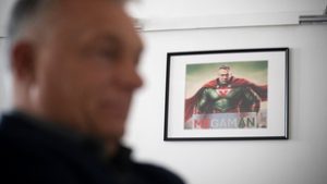 Reagált a Fidesz a képre, amely szuperhősként ábrázolja Orbán Viktort