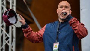 Orbán Viktor a kritikák dacára sem hátrál Dopeman mellől, szintet lép a kapcsolatuk