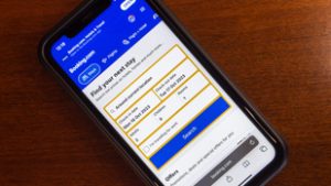 Össztűz alatt a Booking – a vendégeket is megkárosíthatja a szálláshely-közvetítő gyakorlata