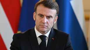 Macron rendszert bontana, de közben a saját minisztere kerül padlóra