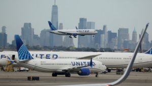 Technikai hiba bénította meg a United Airlinest, országszerte leálltak a gépei