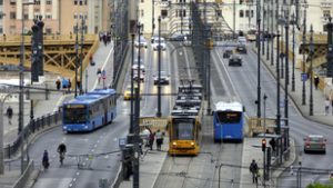 A hétvégén éjjel már nem kell taxira vadásznunk, mindenhová eljutunk busszal, villamossal Budapesten