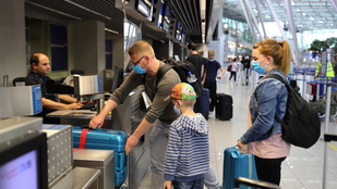 Súlyos COVID-fertőzéssel tértek haza magyar turisták, megszólalt a Népegészségügyi Központ