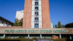 NNGYK: Nincs összefüggés a székesfehérvári kórház és a helyi kollégium vízhálózatában talált baktériumszennyezés között