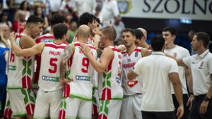 Több mint 10 órát vesztegelt a válogatott a reptéren, majd kikapott Észak-Macedóniában