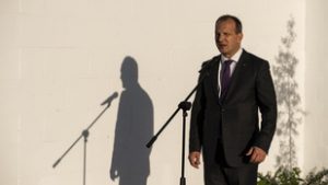 Luxusnyaralás, magánrepülőzés, őrült viselkedés – szétesőben a kiskunfélegyházi önkormányzat
