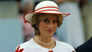 Idő előtt felnyitották Diana hercegné 1991-ben elásott időkapszuláját, megmutatták, mit rejtett el