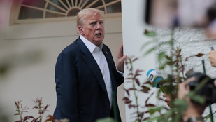 Kárt okozott a burkolatban, ezért kitiltott egy vállalkozót a Fehér Házból Donald Trump