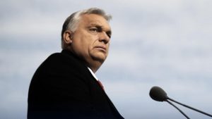 Orbán Viktor a válogatottról posztolt, a Kneecap pedig Orbán Viktorról