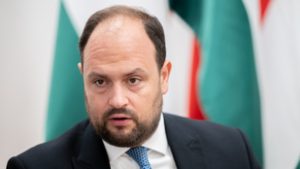 Százezer forint jár a magyar gyerekeknek, de nem mindenki örül ennek