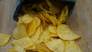 Egy zacskó chips mentette meg egy északír nő életét