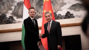 A kínai külügyminiszterrel találkozott Szijjártó Péter Pekingben