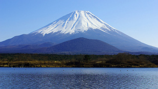 Emberfeletti tettet hajtott végre egy 102 éves japán férfi a Fudzsin