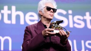 Jim Jarmusch filmje nyerte az Arany Oroszlánt, de Enyedi Ildikó női főszereplőjét is díjazták Velencében
