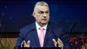Orbán Viktor: A háborút le kell zárni, a szankciókat el kell felejteni