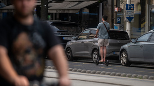 Elektromos rollereket tiltó tábla érkezhet az új KRESZ-be