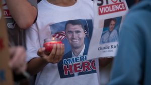 Így kúsznak be az „ólomévek” Amerikába – Charlie Kirk halálára