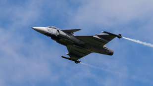 Oroszország egyre jobban feszegeti a NATO határait, magyar katonák is akcióba léphetnek
