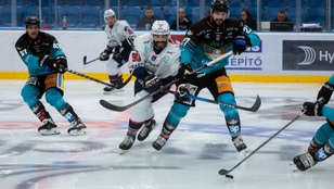 A Fehérvár szezonbeli első győzelmét, az FTC az első pontját szerezte az ICEHL-ben