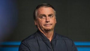 A házi őrizetből kórházba kellett szállítani Jair Bolsonarót