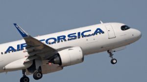 Hosszú percekig nem tudott leszállni egy utasszállító repülőgép, mert elaludt a légi irányító