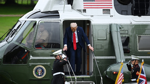 Kényszerleszállást hajtott végre a Donald Trumpot szállító helikopter