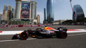Piastri összetörte autóját, Verstappené a pole pozíció az Azeri Nagydíj kaotikus időmérőjén