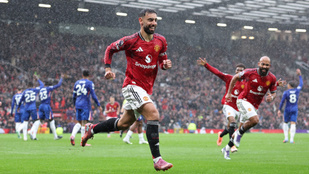 Szakadó eső és két piros lap: a Manchester United legyőzte a Chelsea-t