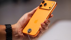 Épphogy megjelentek, de már most nagy a baj a legdrágább iPhone-okkal