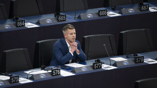 Magyar Péter mentelmi jogának felfüggesztéséről dönt az Európai Parlament