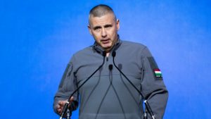 Felbontották Ruszin-Szendi Romulusz tartalékosi szerződését, nem használhatja a rendfokozatát