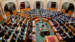 Állami vagyontárgyak ingyenes tulajdonba adásáról és a veszélyhelyzetről is tárgyal az Országgyűlés