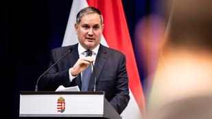Köröket vert saját magára a kormány