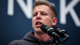 Megjelent egy videó, Magyar Péter szerint választási csalás történt