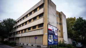 Bizonyítékokat foglalt le az ügyészség egy volt politikusnál a Szőlő utcai ügy miatt
