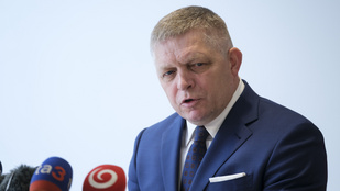 A Fico-kormány megszorításai miatt tüntettek Pozsonyban