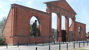 Egy napra újra a Kádár-korszak uralkodik