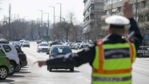 Telefont eltenni, öveket becsatolni – ismét fokozott ellenőrzés lesz az utakon