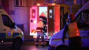 Lövöldözés Prágában, őrizetbe vettek egy rendőrt