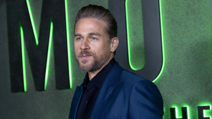 Charlie Hunnam vallott a nagy átalakulásáról, hogy hiteles sorozatgyilkos legyen
