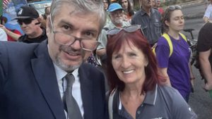 Megszólalt a nyugdíjas nő, akinél pár hónapja fegyveres rendőrök tartottak házkutatást egy poszt miatt