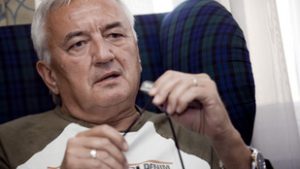 Beperelték Havas Henriket, botrányt csinált a bíróságon